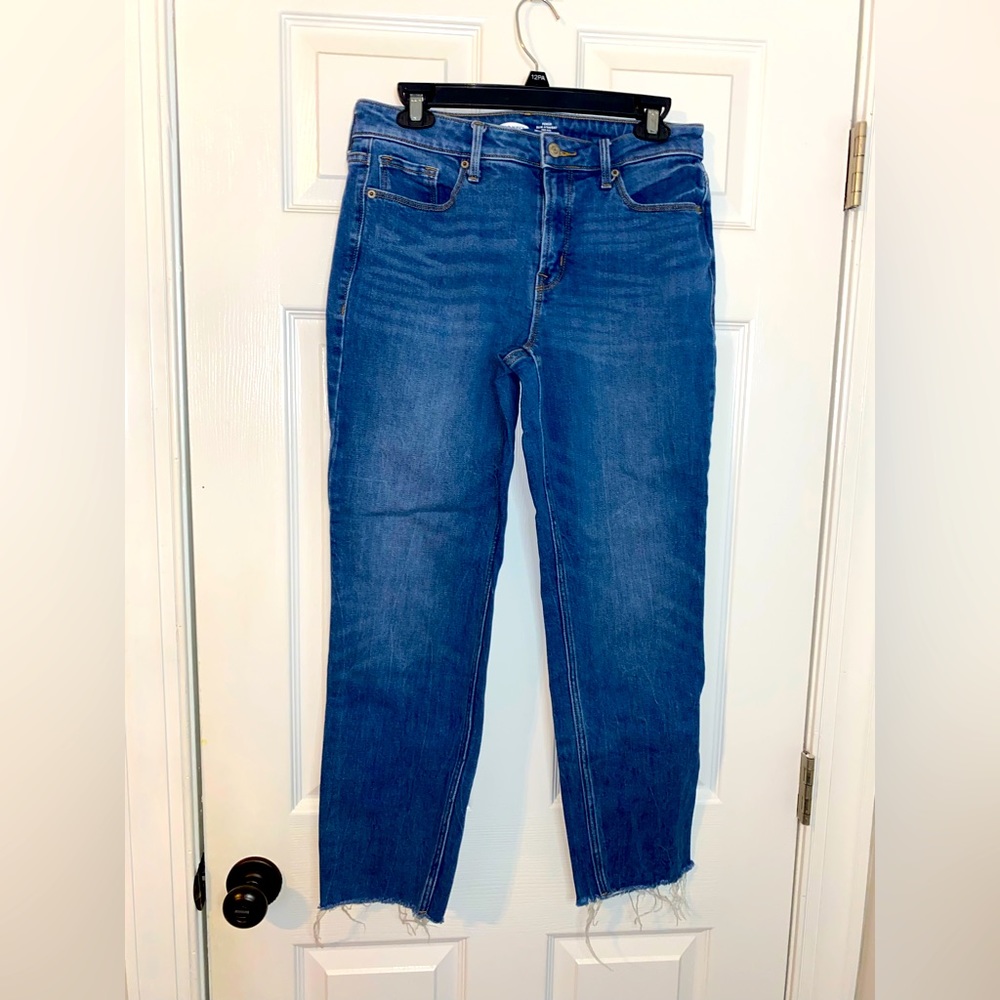 Old Navy High Rise Power Slim Straight Jeans. Size 8
